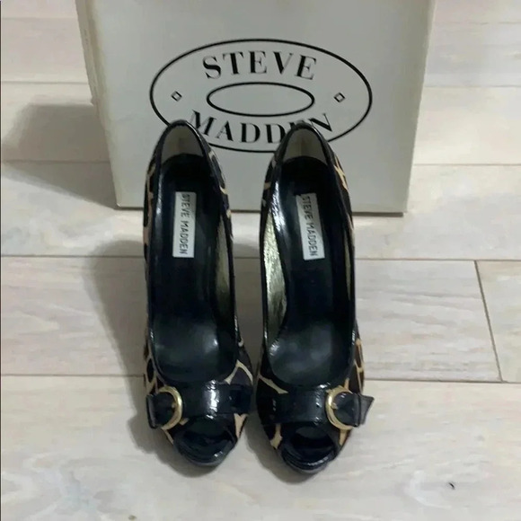 STEVE Madden Giraffe Print Pumps - Picture 1 of 5